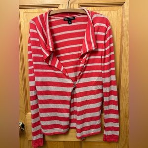 This is a super cool style, with a nice button in front.